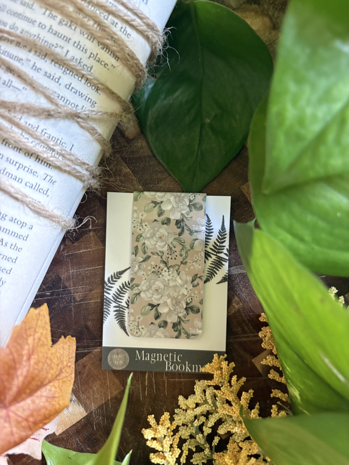 Gardenia Magnetic Bookmark