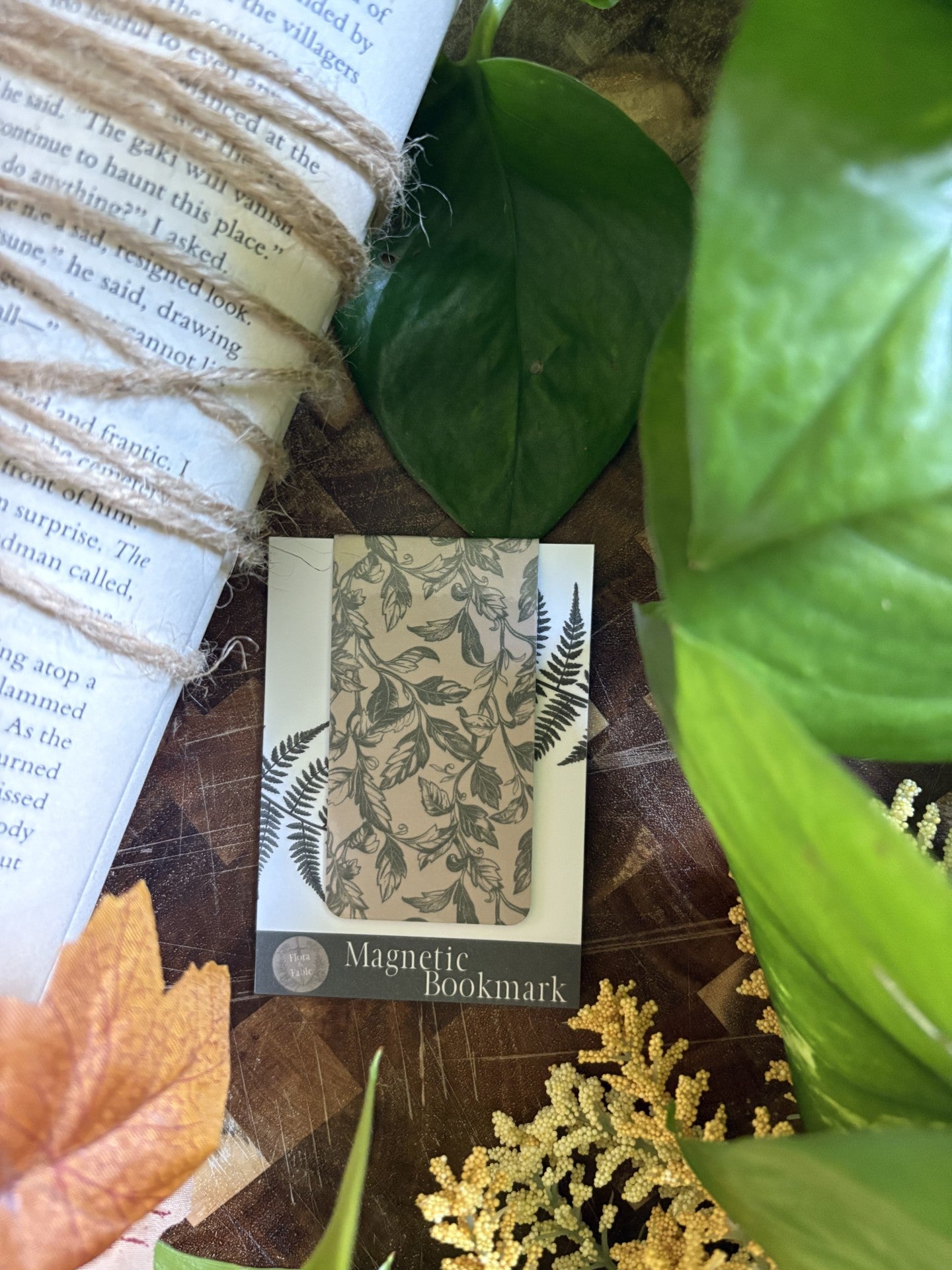 Ivy Magnetic Bookmark